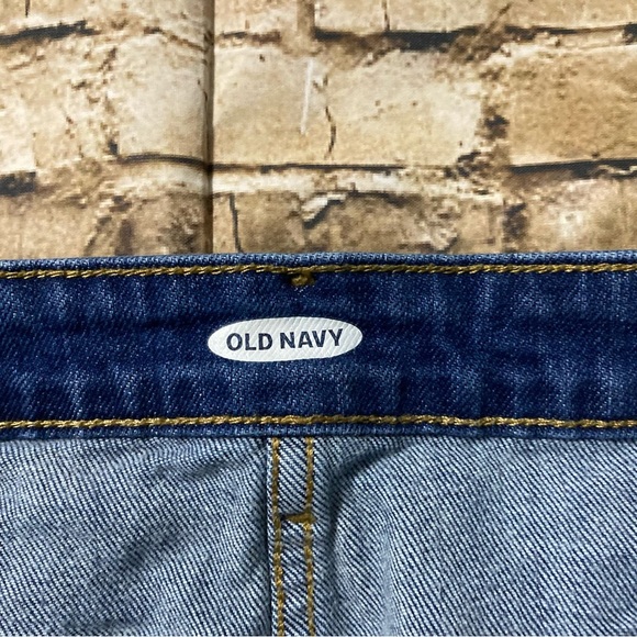 Old Navy Medium Wash Frayed Cut Off Jean Skirt - Picture 3 of 4